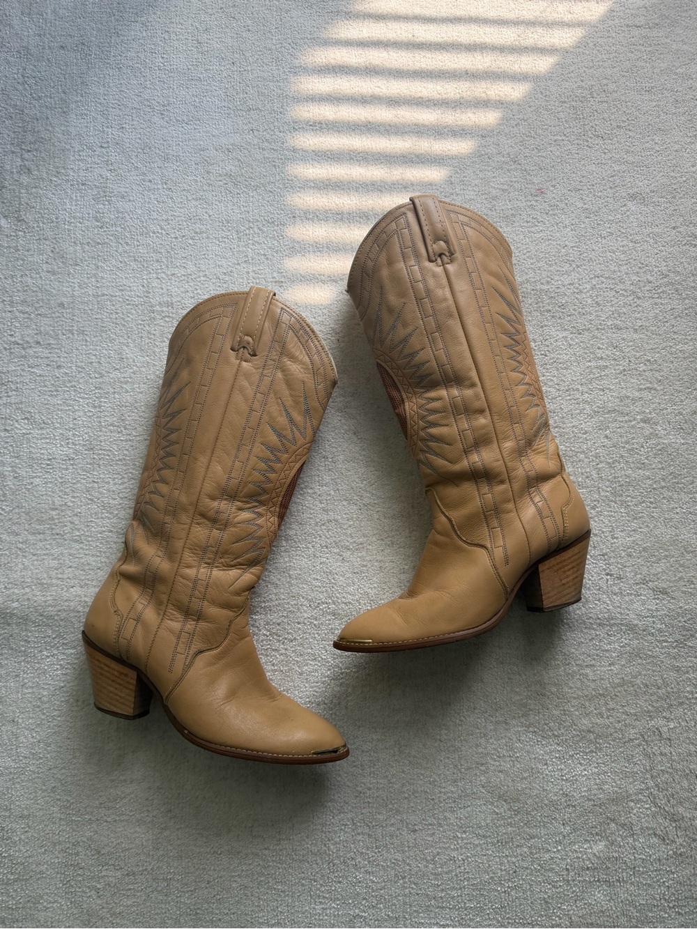 Vintage Acme western leather cowboy boot